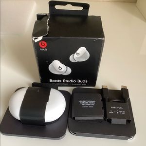 Beats Studio Buds True Wireless Noise Cancelling Bluetooth Earbuds White